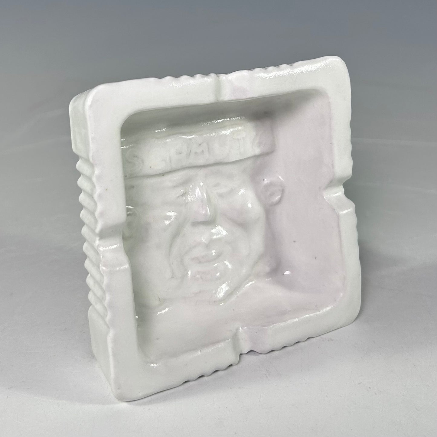 WHITE SCHMUTZ-TRAY