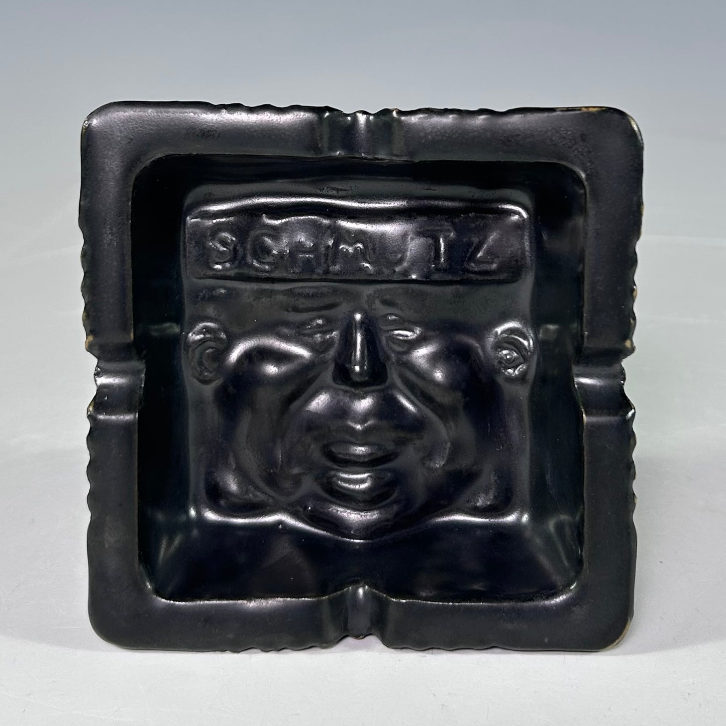 BLACK METAL SCHMUTZ-TRAY