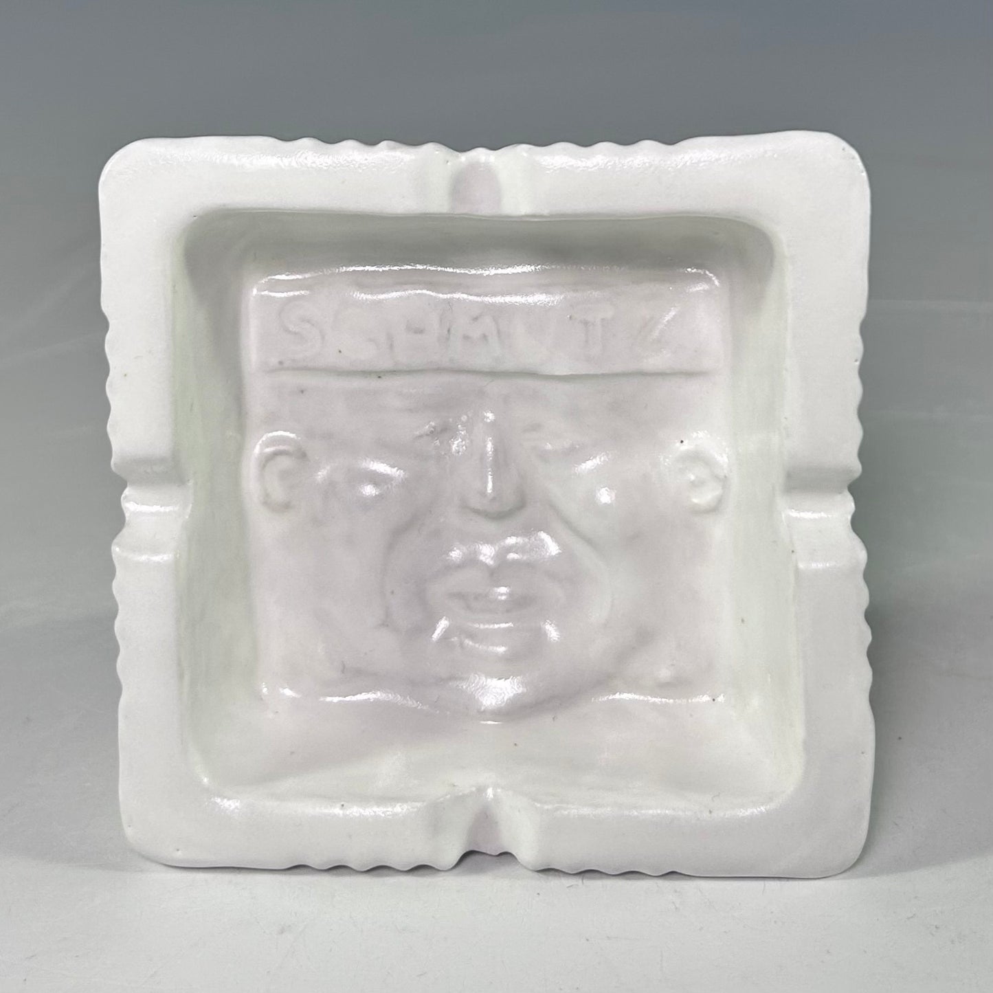 WHITE SCHMUTZ-TRAY