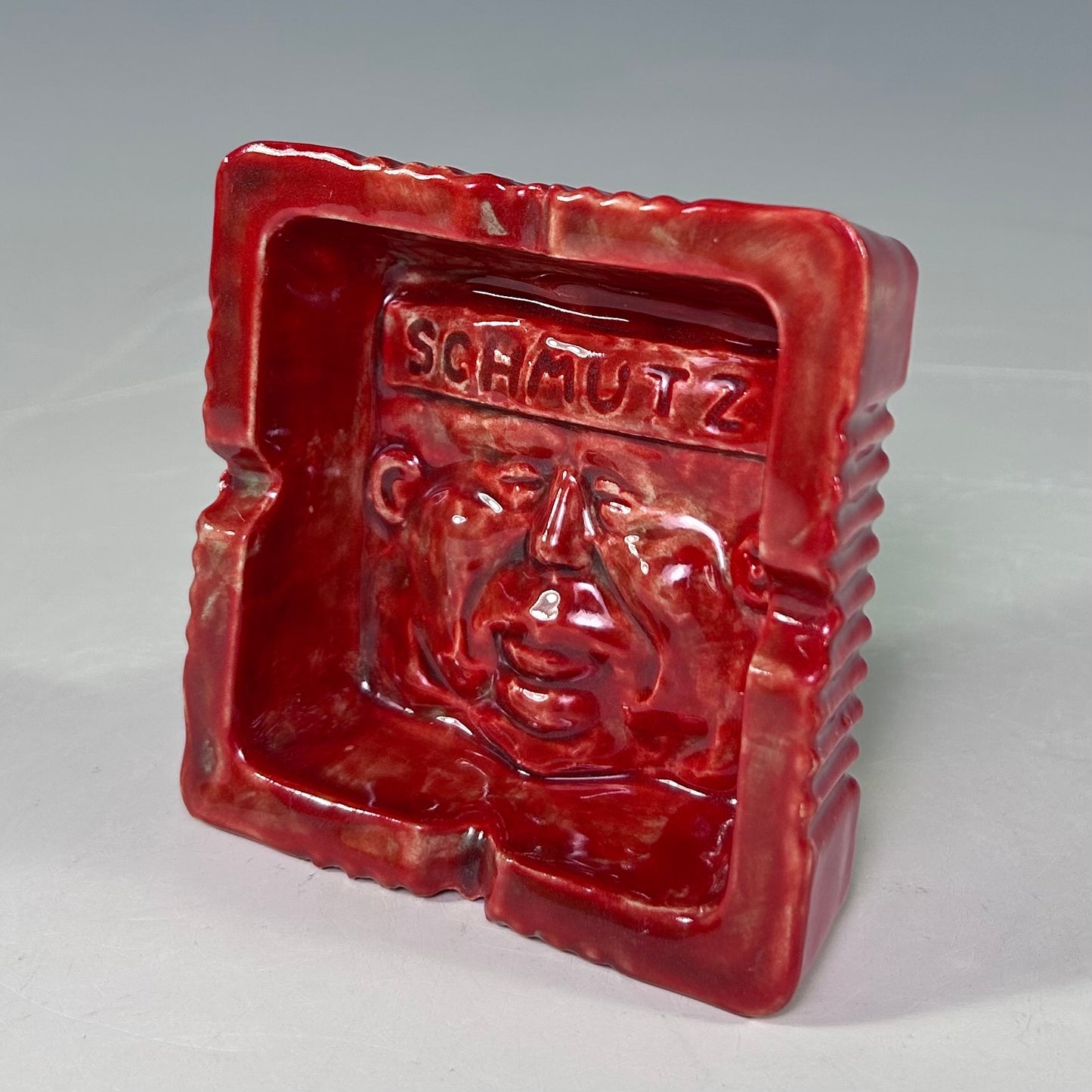 RED SCHMUTZ-TRAY