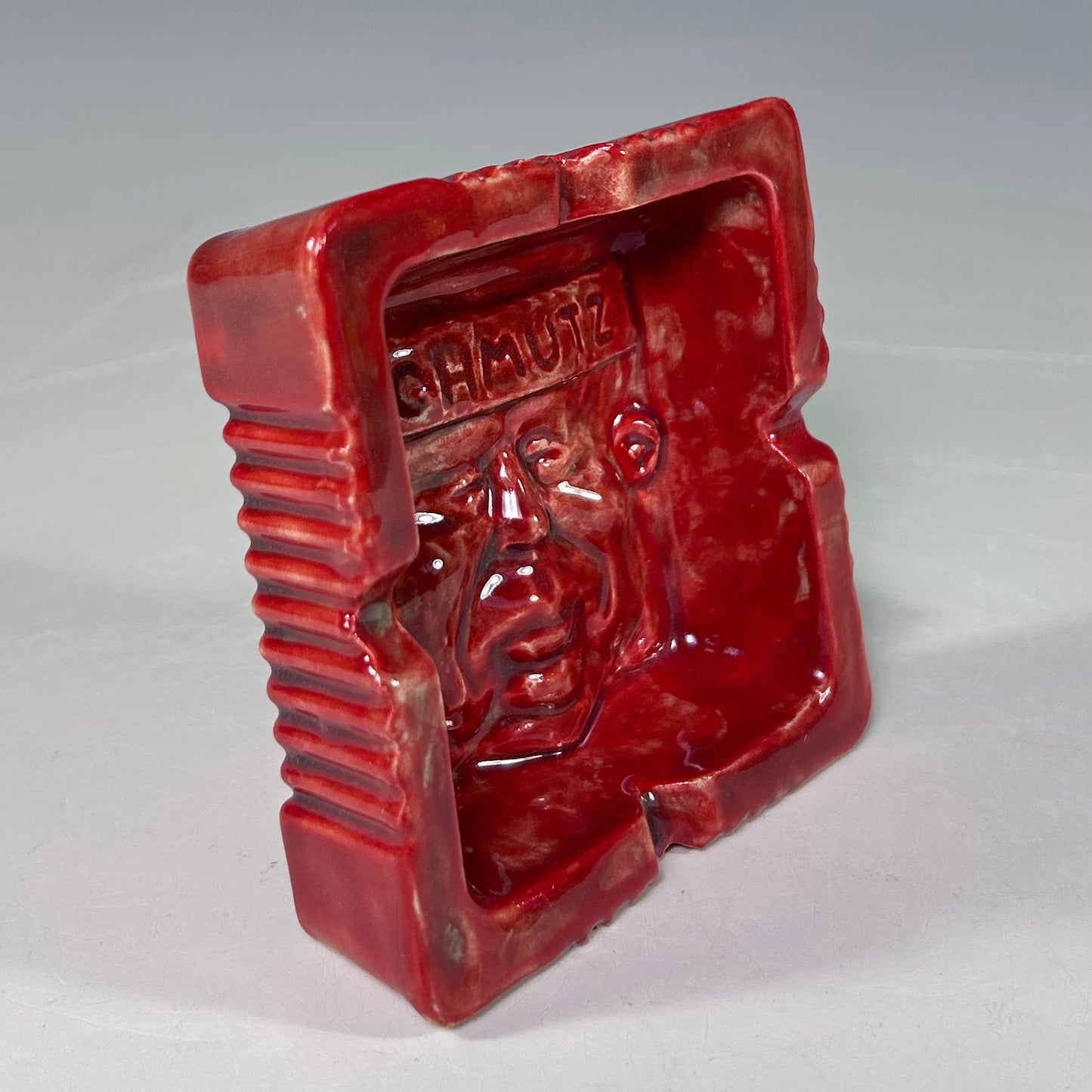 RED SCHMUTZ-TRAY
